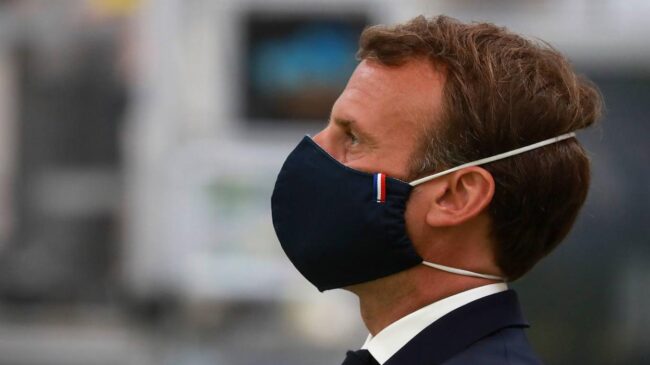 Macron pasa al modo campaña electoral: eliminará la mascarilla y el certificado covid