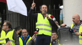 Tras la reunión con el Gobierno, los transportistas anuncian que seguirán en huelga: "No tenemos más remedio"