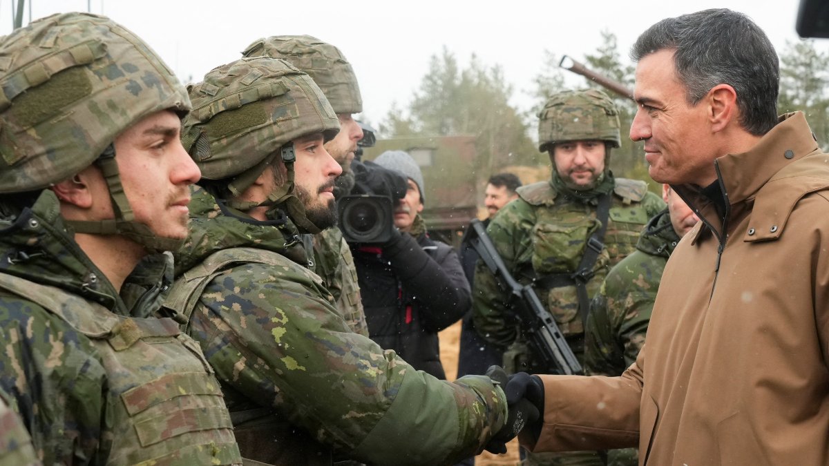 El viaje de Sánchez a Kiev fue idea del propio presidente y Díaz fue avisada previamente