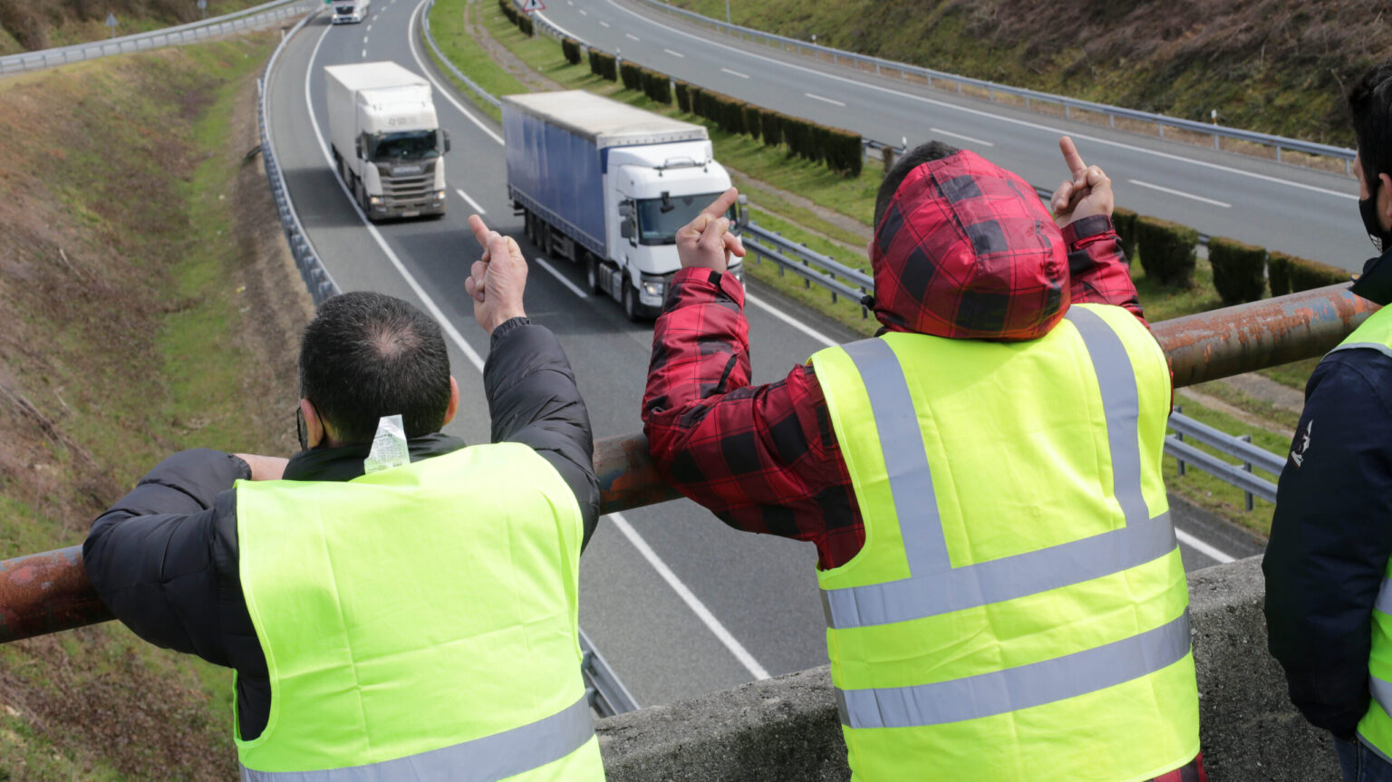El Gobierno vincula los piquetes de transportistas con la extrema derecha