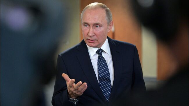 Putin afirma que la decisión de intervenir militarmente Ucrania fue "difícil"