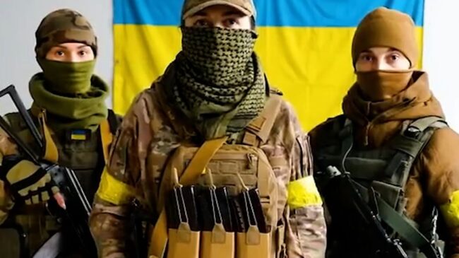(VÍDEO) El particular 8M de un grupo de mujeres ucranianas: "Dispararemos a los rusos como a perros rabiosos"