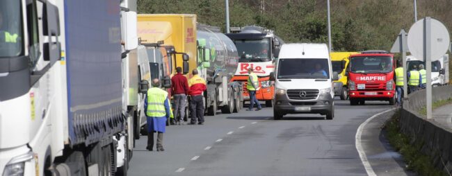 El transporte, en plena huelga, acelera el impago de créditos hasta máximos de 2017