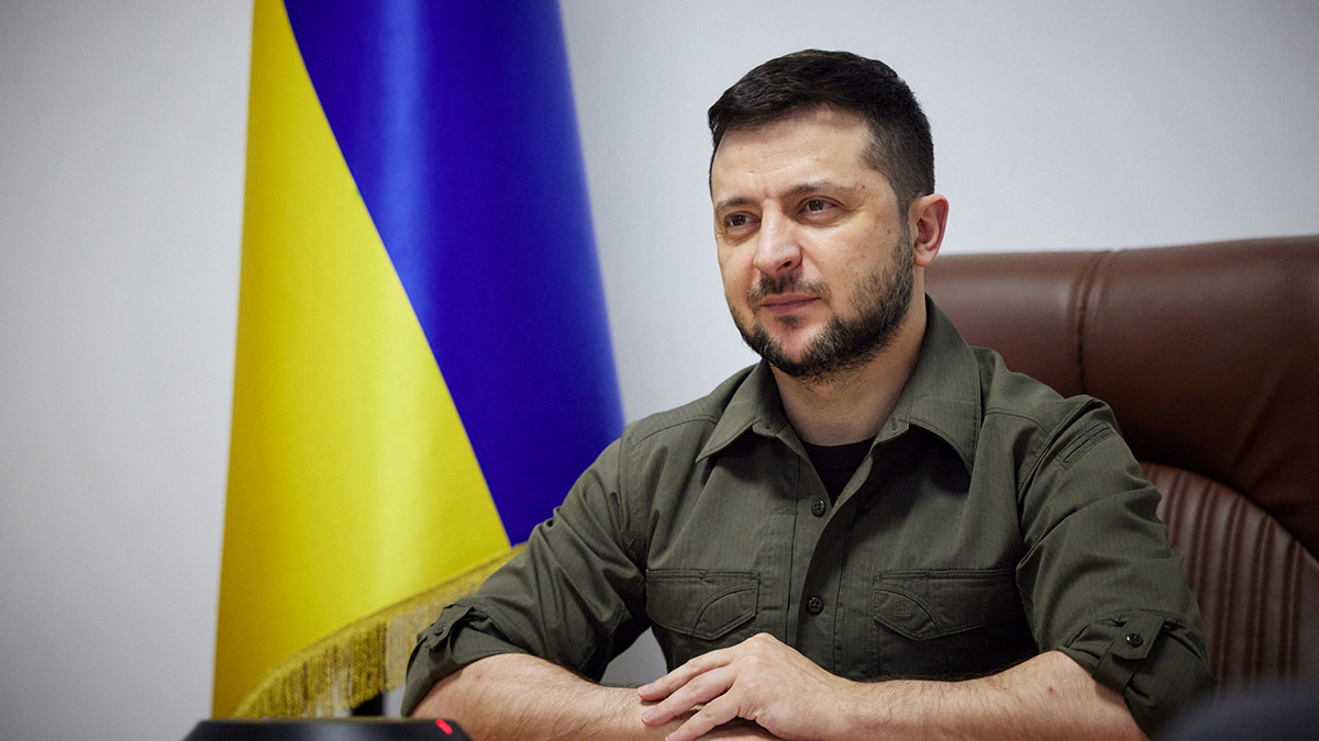Zelenski afirma que Ucrania no reducirá su esfuerzo de defensa y lamenta que los bombardeos continúen