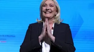 Marine Le Pen barre en los pueblos de Francia que Puigdemont reivindicó como catalanes