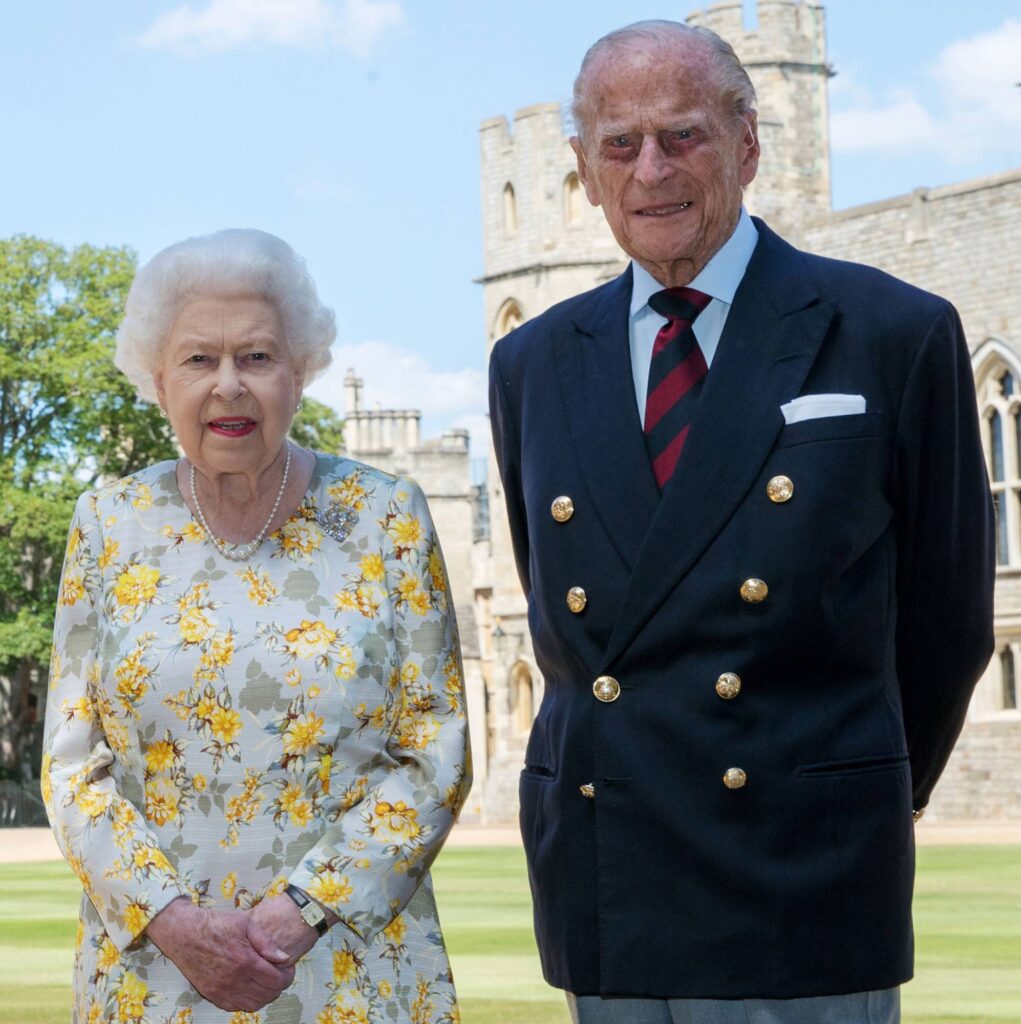Coincidiendo con el primer aniversario de la muerte del duque de Edimburgo se ha hecho pública la última promesa de la reina y su marido. Gtres