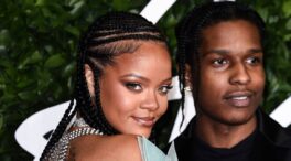 Rihanna, «tranquila y centrada en su bebé» tras la detención de su novio, Asap Rocky