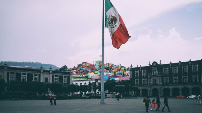 México demanda a empresas armamentísticas de EEUU por facilitar la delincuencia en el país