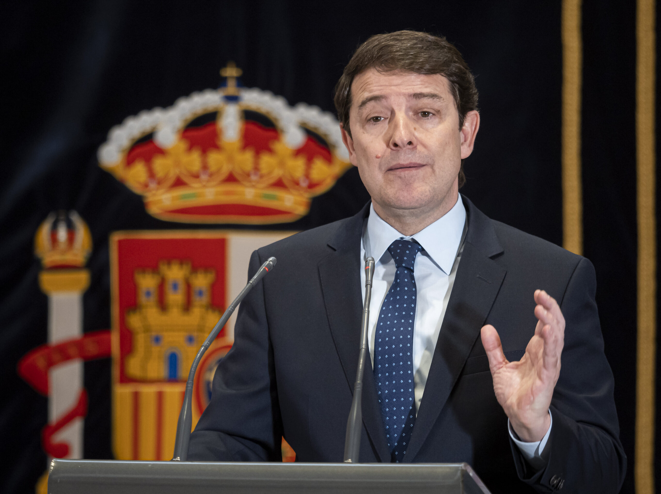 Fernández Mañueco jura su cargo como «el presidente de todos»