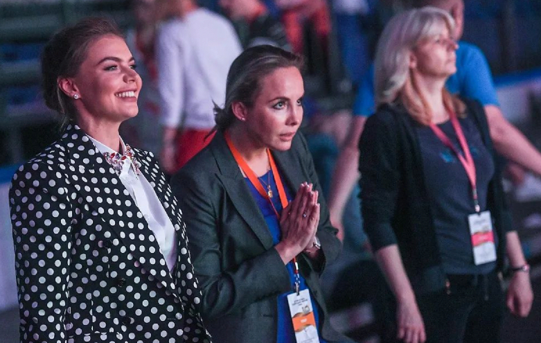 La mujer de Vladimir Putin, Alina Kabaeva, reaparece (por sorpresa) en Moscú