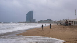 Barcelona prohibirá fumar en todas sus playas a partir de julio