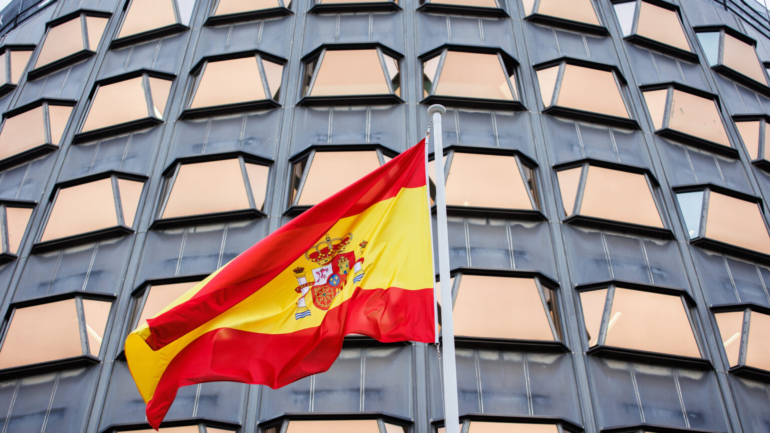 El TC suspende «la exigencia de vacunación» de la Ley antipandemias del País Vasco 