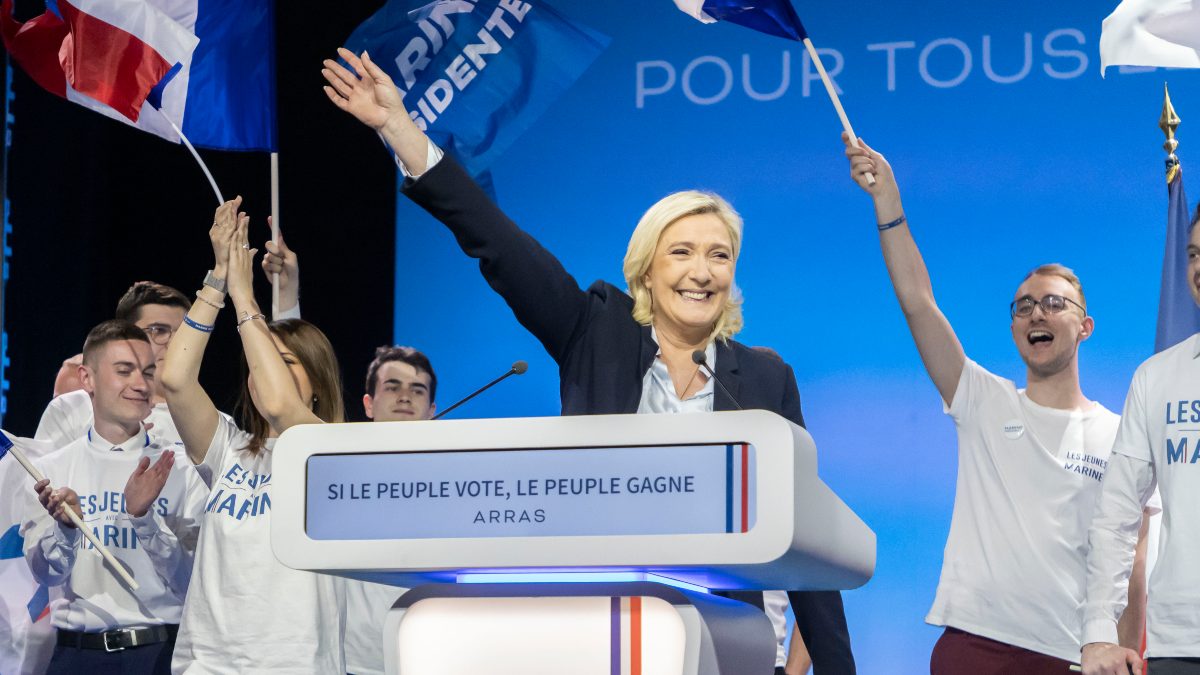 Le Pen reconoce la derrota pero celebra los resultados obtenidos