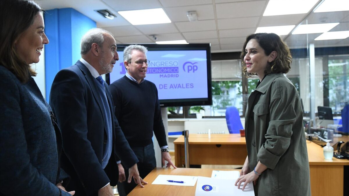 Ayuso presenta los avales a su candidatura para presidir el PP de Madrid