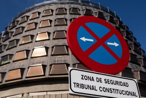 El Constitucional acepta los recursos de PP y Vox contra el traspaso del Ingreso Mínimo Vital a País Vasco y Navarra