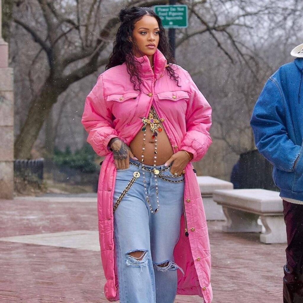 Rihanna el día que hizo público su embarazo
