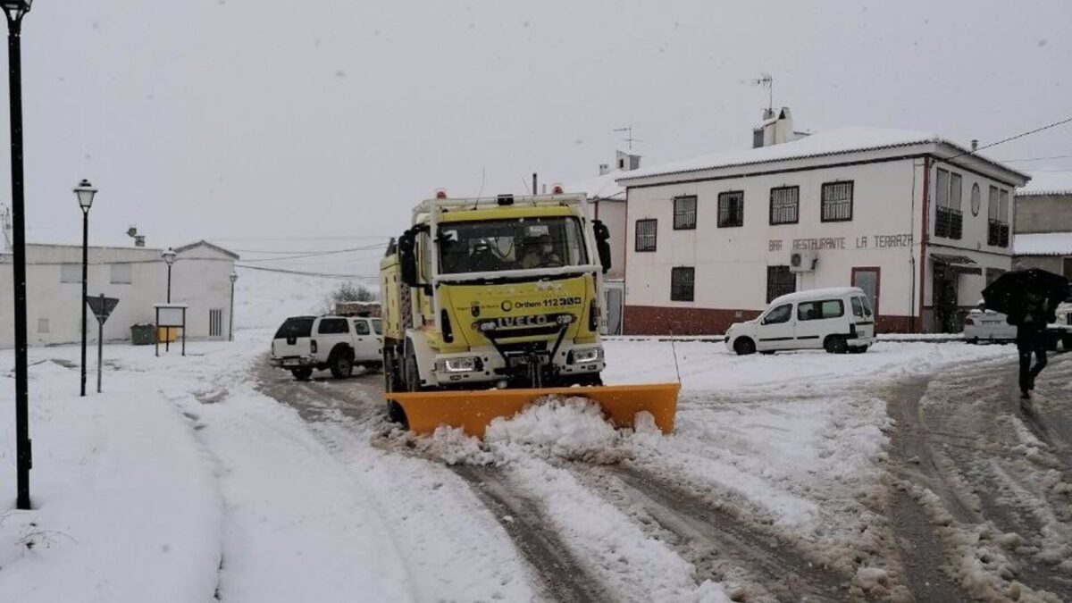 La lluvia afectará al Estrecho y las nevadas al interior del este y sudeste mientras suben las temperaturas