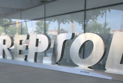 Repsol y Orsted se alían para desarrollar proyectos de eólica marina flotante en España