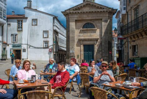 España recibió más de tres millones de turistas en febrero y se acerca a las cifras de 2020