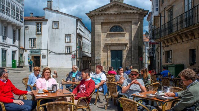 España recibió más de tres millones de turistas en febrero y se acerca a las cifras de 2020
