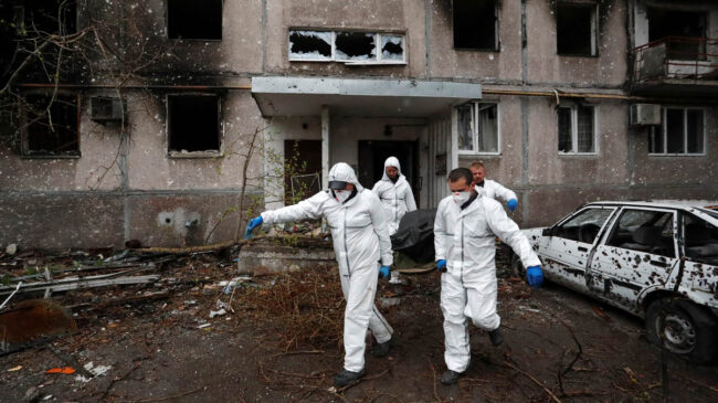 El equipo que Justicia enviará a Ucrania: 29 forenses y 10 especialistas en autopsias