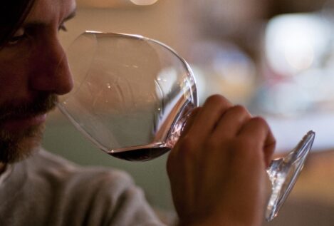 Sanidad quiere limitar el consumo de alcohol en el 'menú del día' de los bares