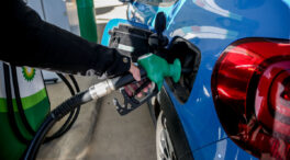 El precio de los carburantes sube más de un 2% y registra nuevos récords históricos