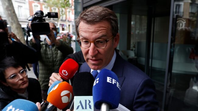 Feijóo pide a Sánchez medidas para reactivar la economía: «España va regular»