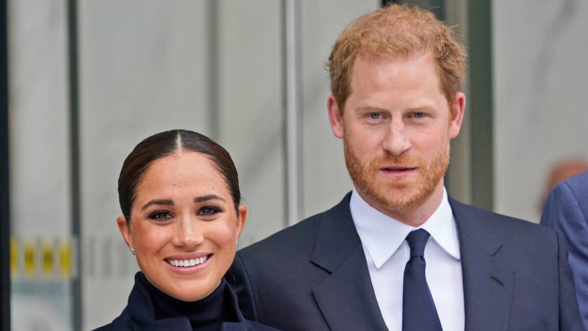 El príncipe Harry y Meghan Markle le asestan un ‘golpe bajo’ a Buckingham