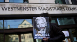 La justicia británica emite la orden formal de extradición de Assange a EEUU