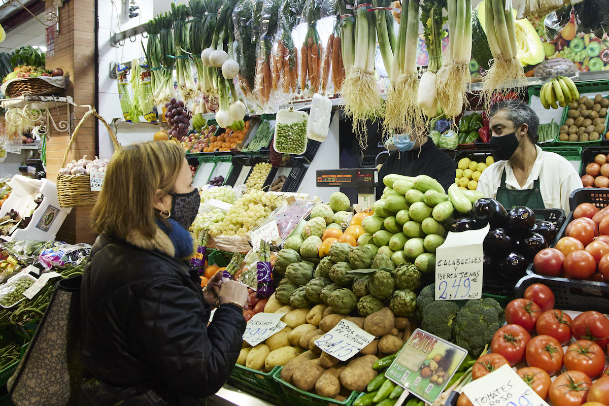 El precio de los alimentos se multiplica por cuatro desde el campo a su llegada al supermercado