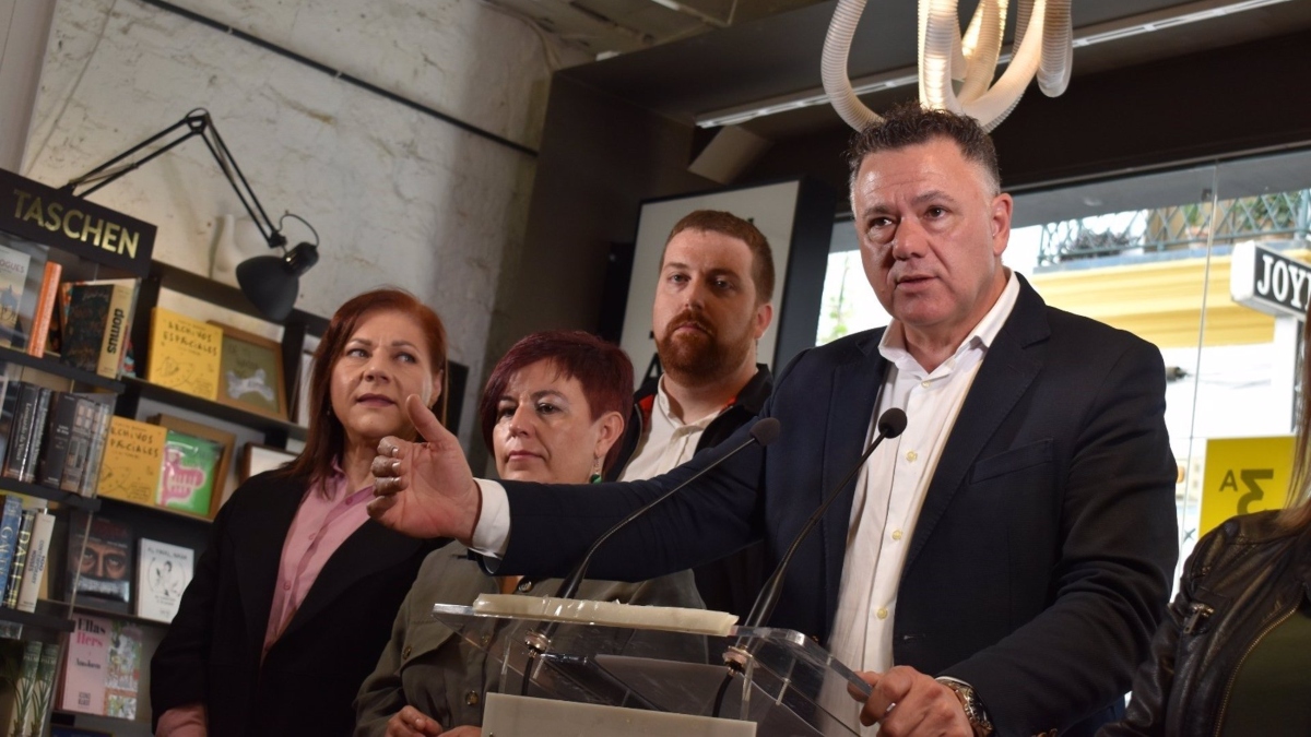 Delgado plantea no obstaculizar un frente amplio en Andalucía si es candidato por Podemos