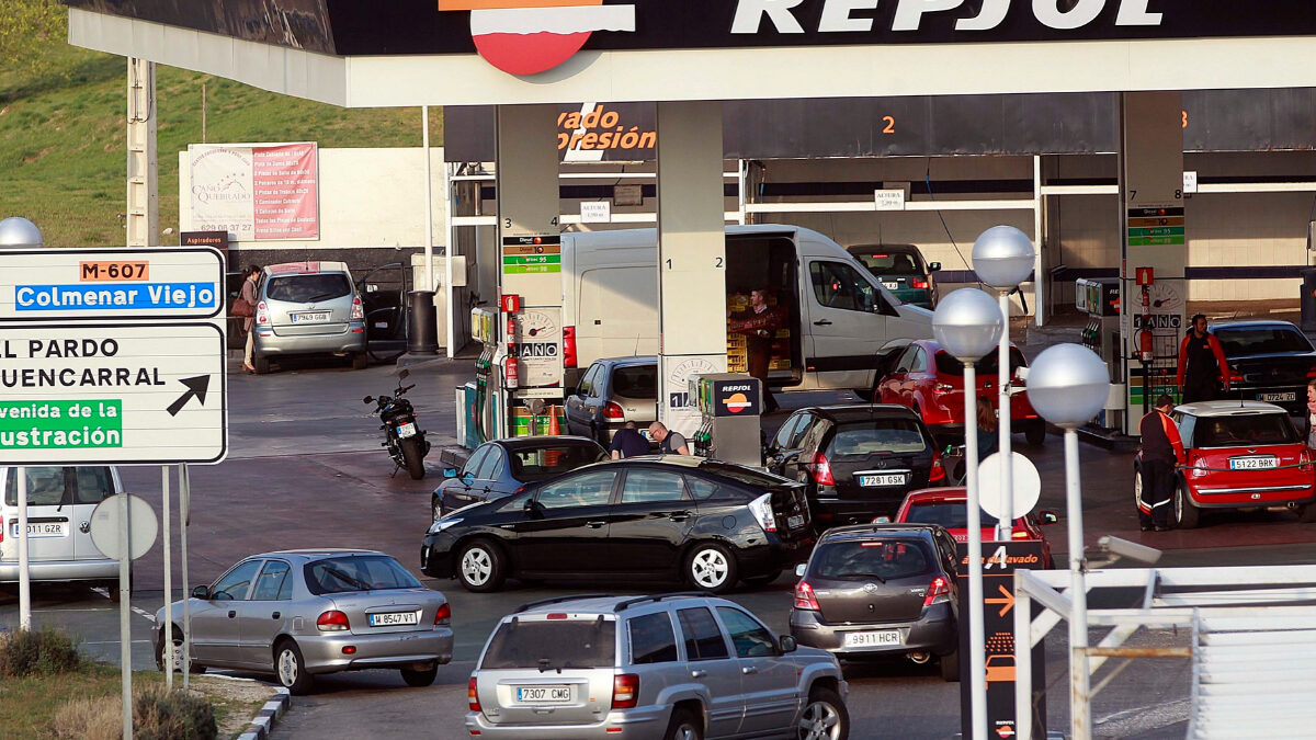 La patronal de las gasolineras lleva a los tribunales el descuento en los carburantes del Gobierno: «Hay errores clamorosos»