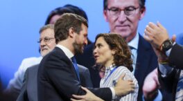 (VÍDEO) La resaca del congreso del PP: esta fue la imagen más comentada con Casado y Ayuso como protagonistas