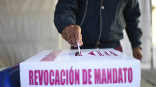 Menos del 20% de los mexicanos participan en la consulta promovida por López Obrador sobre su continuidad