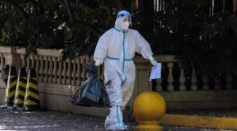 EE.UU. evacúa al personal de su consulado en Shanghái y desaconseja viajar a China por las restricciones "arbitrarias"