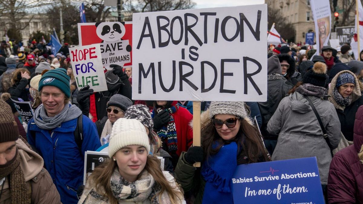 Kentucky vuelve a practicar abortos tras una decisión judicial después de convertirse en el primer estado en dejar de practicarlos