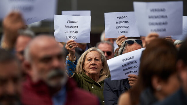 Las víctimas de ETA piden investigar como delitos de lesa humanidad los 379 crímenes sin resolver