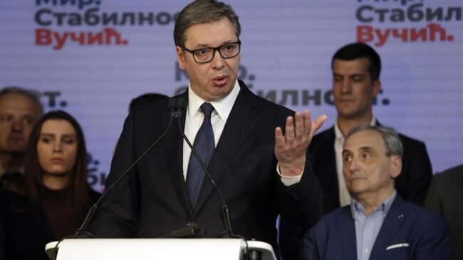 El derechista Vučić vuelve a ganar las elecciones en Serbia