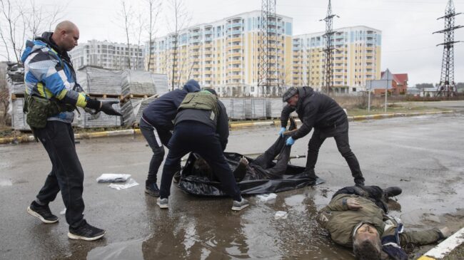 Ucrania denuncia una gran cantidad de crímenes cometidos por Rusia en la ciudad de Bucha