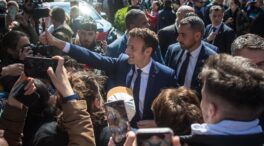 Macron ganaría las elecciones francesas por más de 14 puntos según todos los sondeos