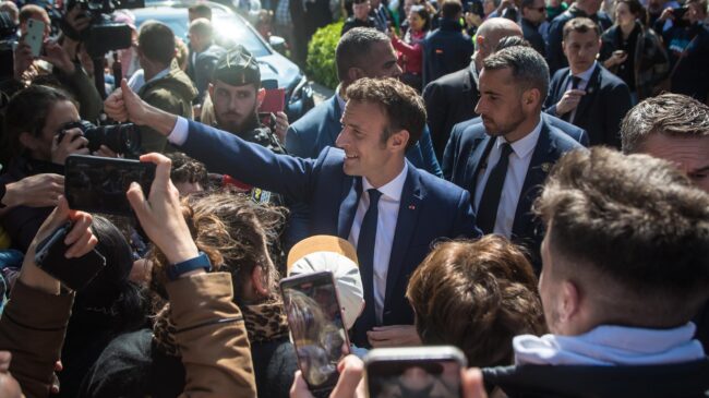 Macron ganaría las elecciones francesas por más de 14 puntos según todos los sondeos