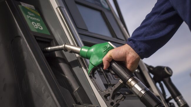 El precio de la gasolina y el gasóleo cae más de un 10% en la última semana