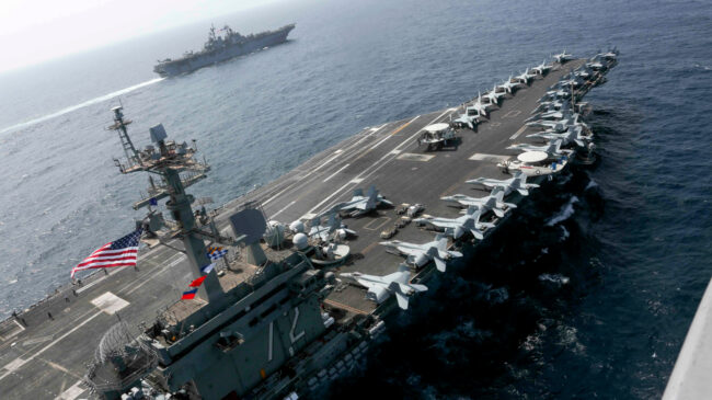 EE.UU. envía un portaviones a la península coreana por primera vez en cinco años