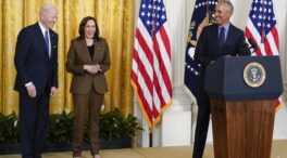 (VÍDEO) ¿Sigue siendo el presidente de EE.UU.? De la broma al desaire de Obama a Biden que las redes no paran de compartir