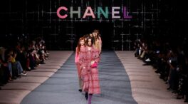 Chanel se une a las sanciones contra Rusia: restringe la venta de sus productos a ciudadanos rusos