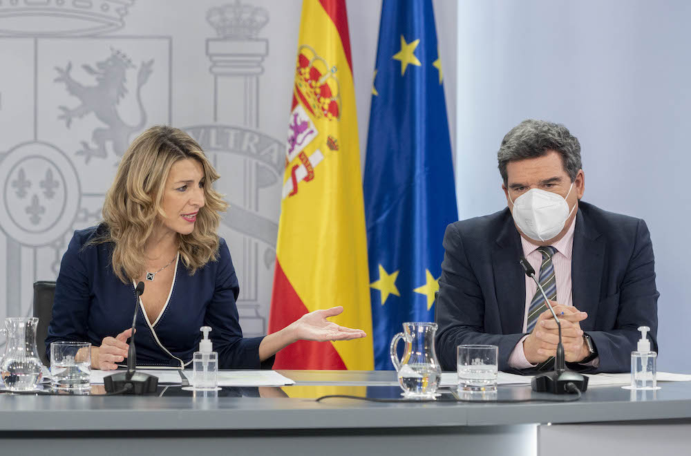 El salario medio bajó un 0,9% el año pasado, según un informe del Banco de España