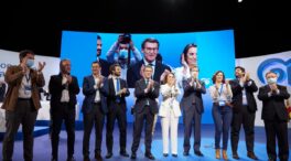 Feijóo tiende la mano a Sánchez para no depender de Podemos e independentistas