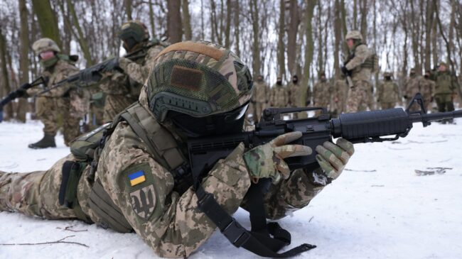 Estados Unidos autoriza una nueva ayuda militar más letal para Ucrania