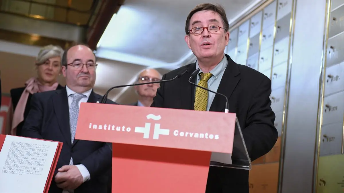 El Gobierno desoye la petición de los sindicatos de cerrar el Cervantes de Moscú por la guerra